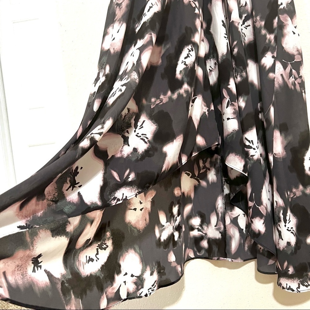 VERA WANG Chiffon pleasant Midi Dress Size L Twist front Asymmetrical Hem Floral - Picture 9 of 10